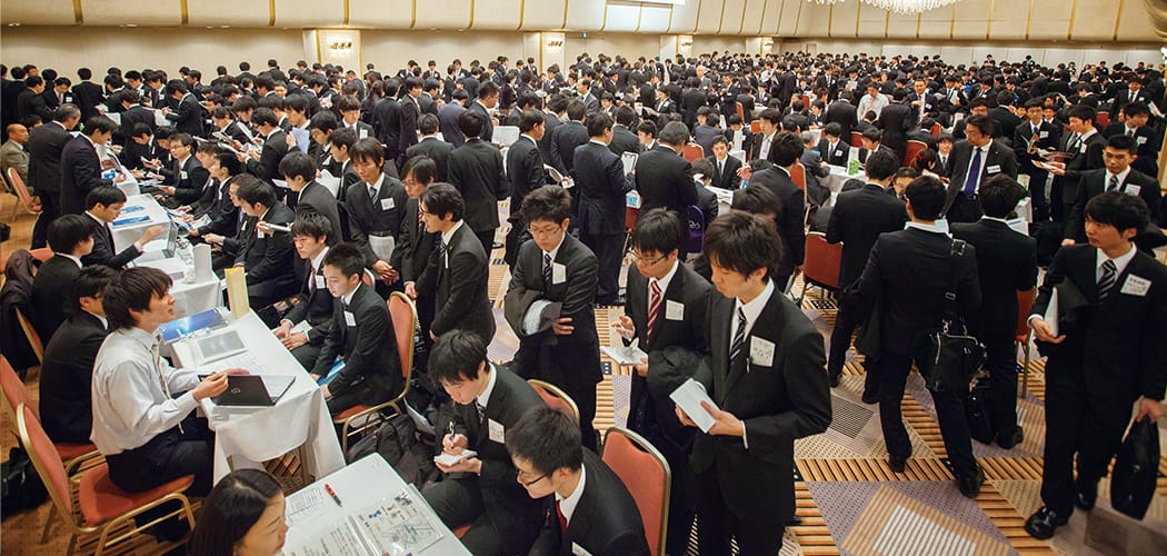 卒業生による仕事研究セミナーの風景