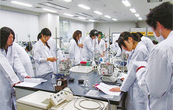 理工学部　生命科学系2年